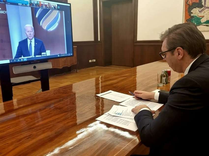 Biden uron Vuçiqin, i kërkon njohjen e Kosovës