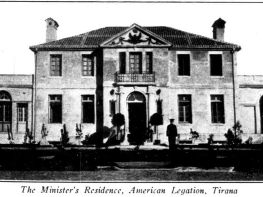The American Foreign Service Journal (1931) / Prania e Mbretit Zog në përurimin legatës së re amerikane në Tiranë