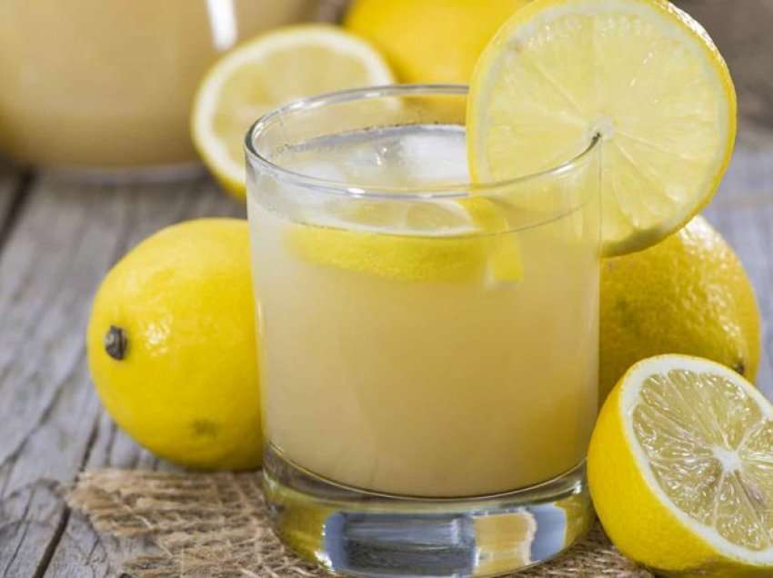 Njihuni me efektin e lëngut të limonit në funksionin e Mëlçisë
