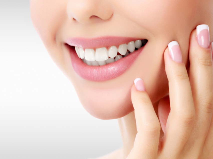 Parandaloni prishjen e dhëmbëve me këto zakone