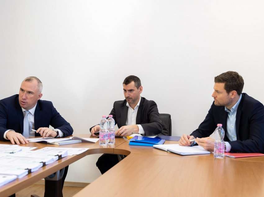 Pretendimet për parregullsi, ekspertët e UEFA-s takim në FSHF me anëtarët e shoqatave rajonale