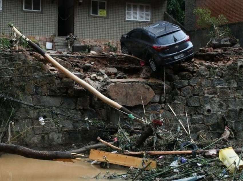 Shkon në 94 numri i të vdekurve nga përmbytjet në Rio de Zhaniero