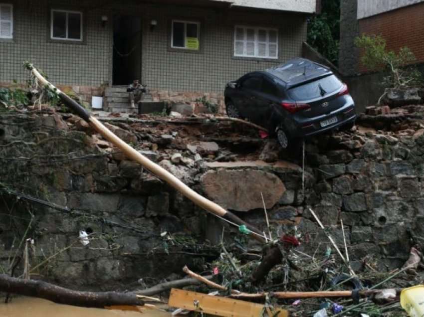 REL: Mbi 100 viktima pas vërshimeve në Brazil