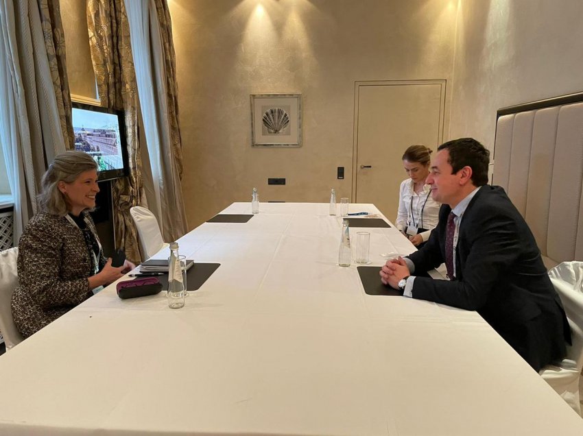 Kryeministri Kurti në takim me Senatoren Ernst: Kosova e përkushtuar për avancimin e bashkëpunimit  me Iowa-n  