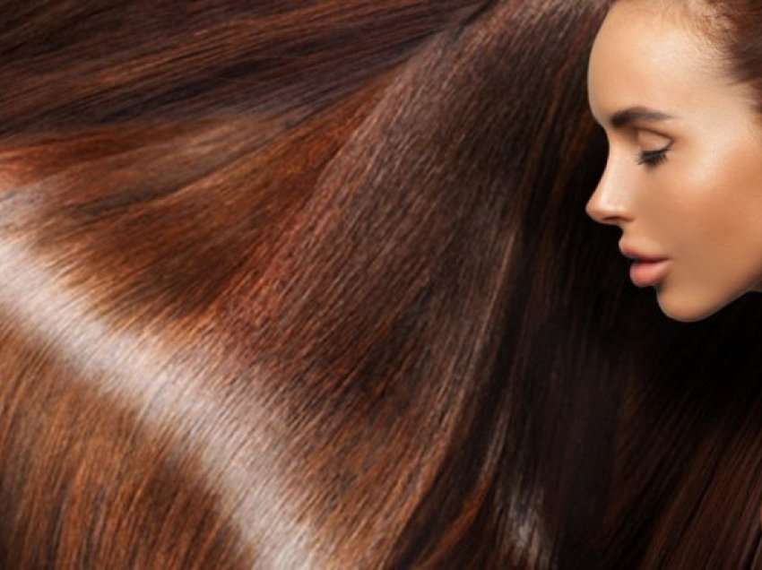 Drejtoni flokët në shtëpi: Trajtim natyral me keratinë nga farat e lirit