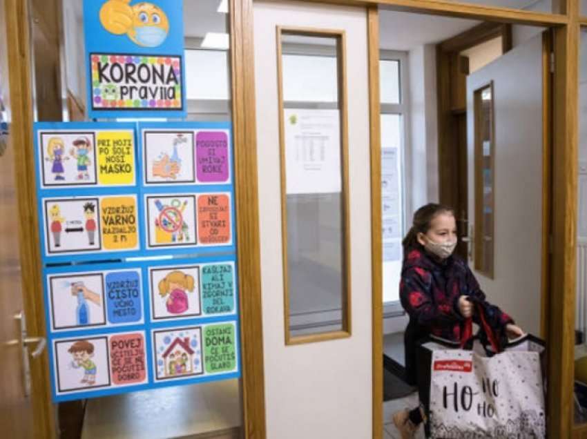 Sllovenia heq certifikatën dhe testimin e nxënësve në shkolla