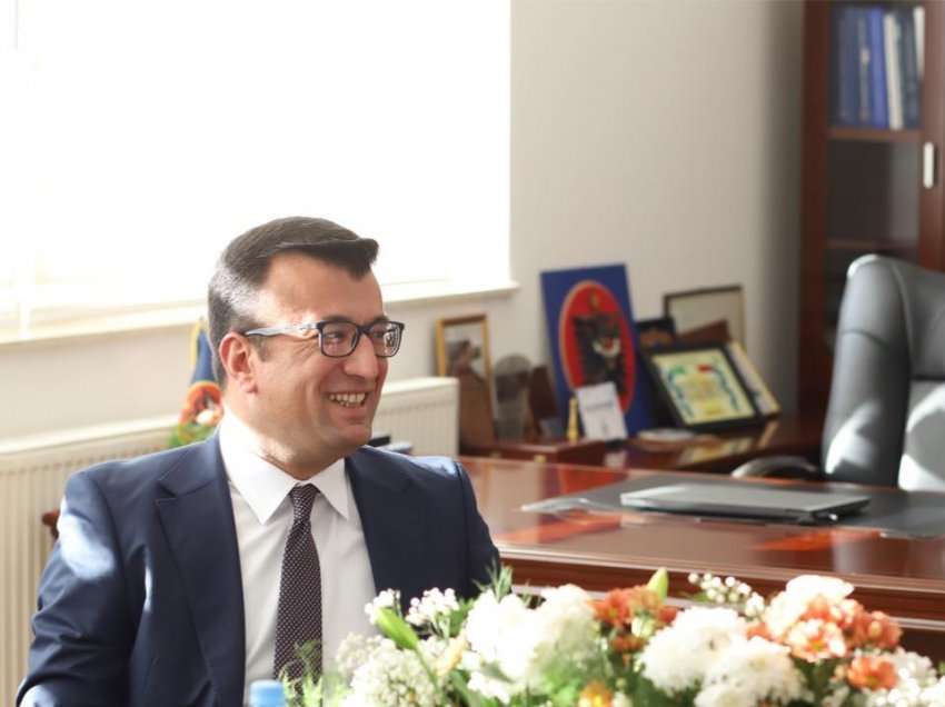 Ilir Ferati prezanton nënkryetarin e komunës dhe drejtorët