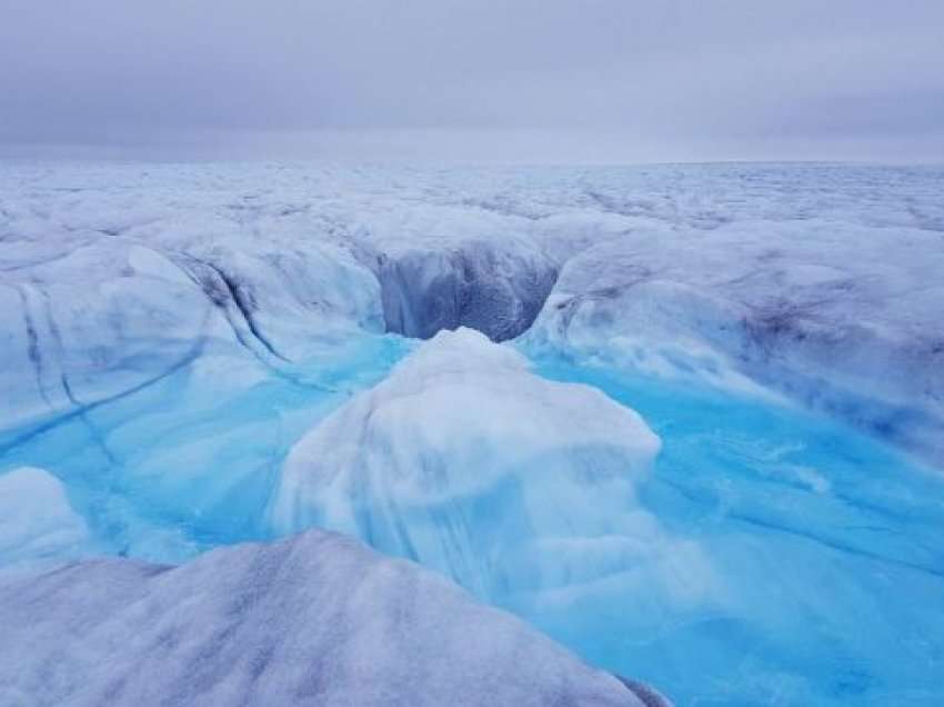 Studimi i ri: Akulli i Grenlandës po shkrin, ç’po ndodh me Tokën?