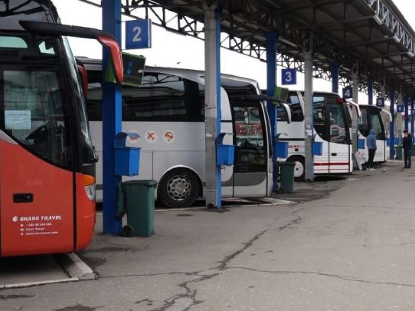 Qytetarët ankohen për shtrenjtimin e biletave, kompanitë e autobusëve thonë se ishte e domosdoshme