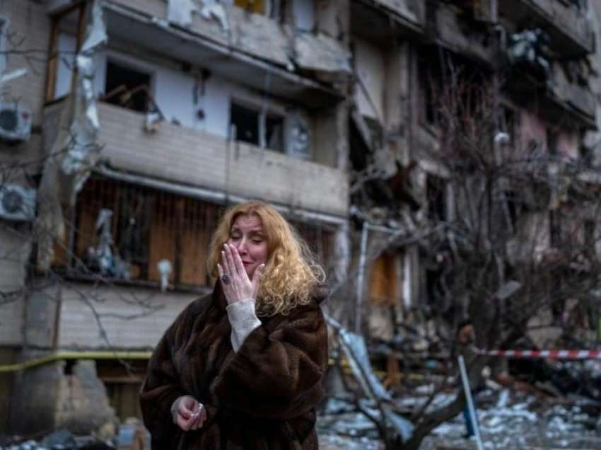 OBSH shqetësohet për “katastrofë humanitare” në Ukrainë