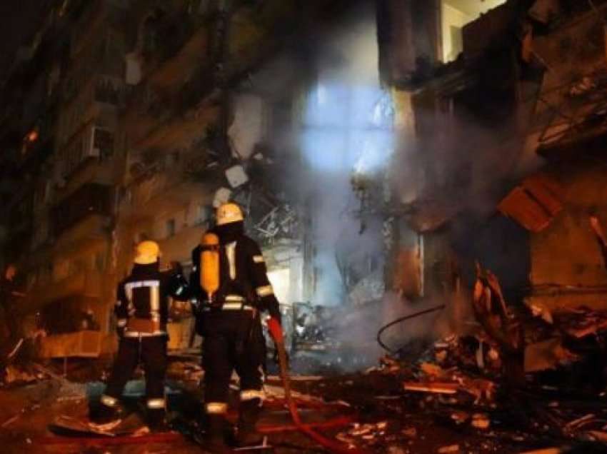 “Shtëpia ime ishte bombarduar”, gazetarja e BBC rrëfen tmerrin: U zgjova në 03:00 të mëngjesit, nëna, motra dhe fëmija i vogël…