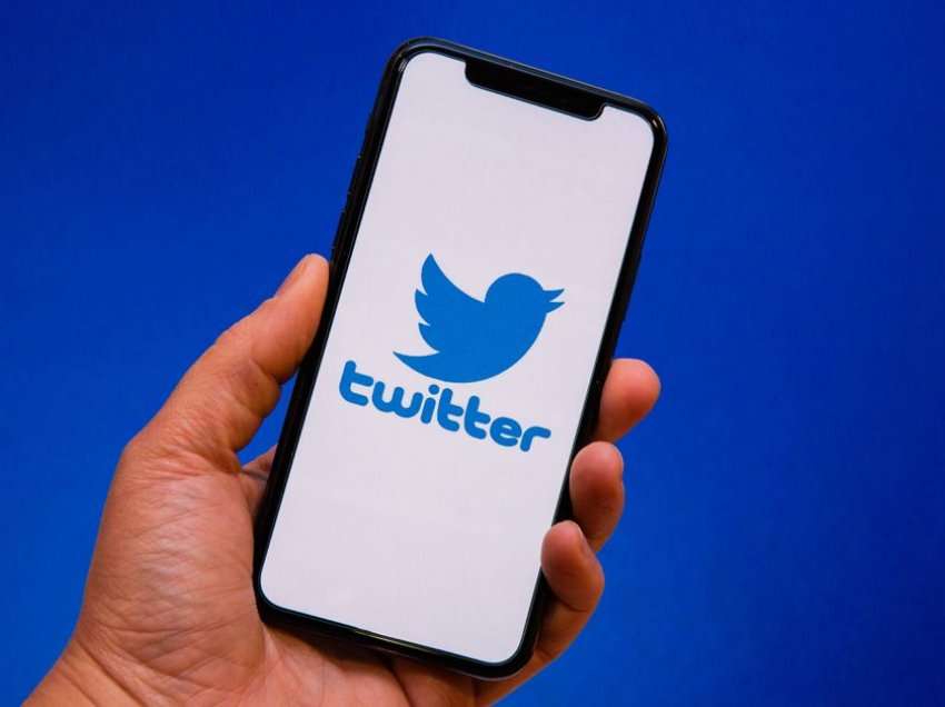 Twitter ndalon reklamat në Rusi dhe Ukrainë