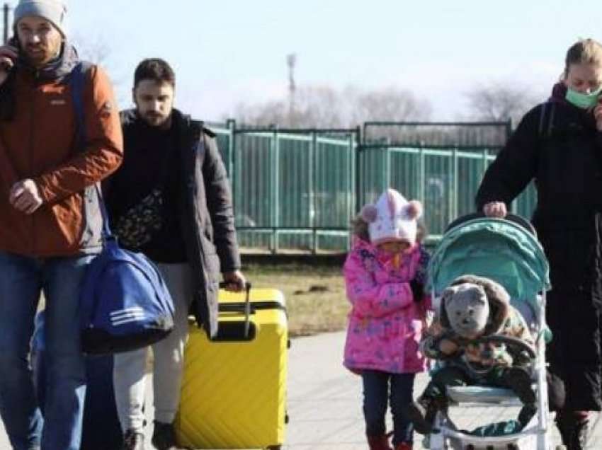 368 mijë njerëz janë larguar nga Ukraina deri tani, sipas UNHCR-së
