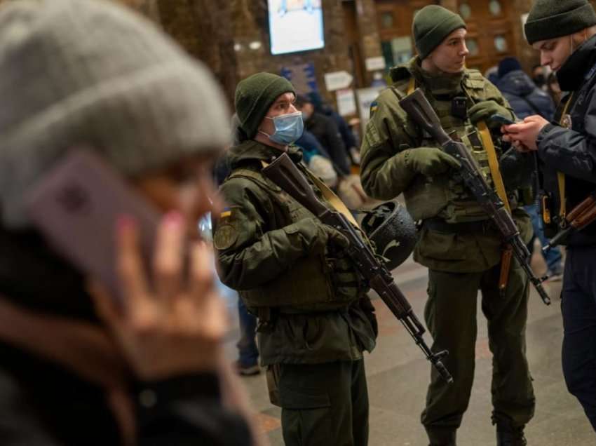 Kush dhe sa i dhuroi armatim të shtunën Ukrainës?