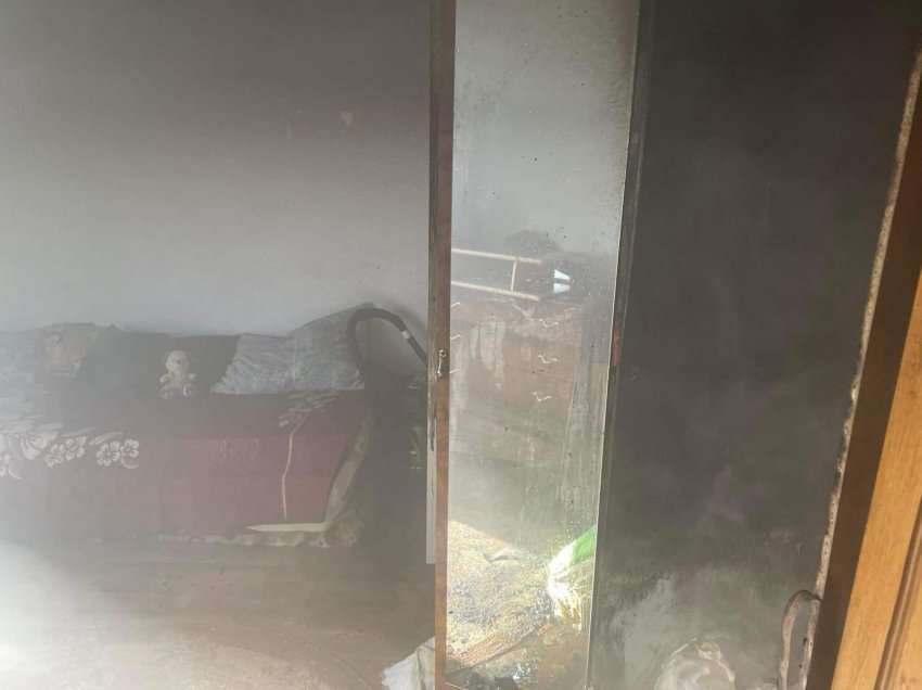 Një shtëpi në Suharekë kaplohet nga zjarri