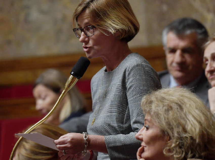 Deputetët në Francë marrin kërcënime me vdekje për mbështetjen ndaj vaksinimit të detyruar