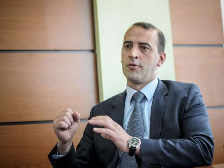 Suspendimi i zyrtarit policor, reagon Daut Haradinaj