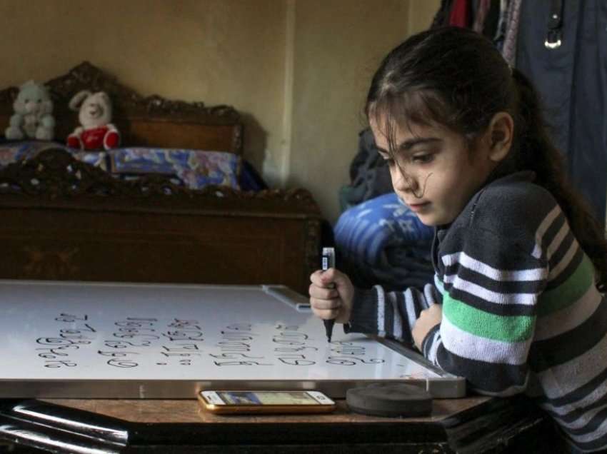Sari, fëmija me autizëm që flet disa gjuhë