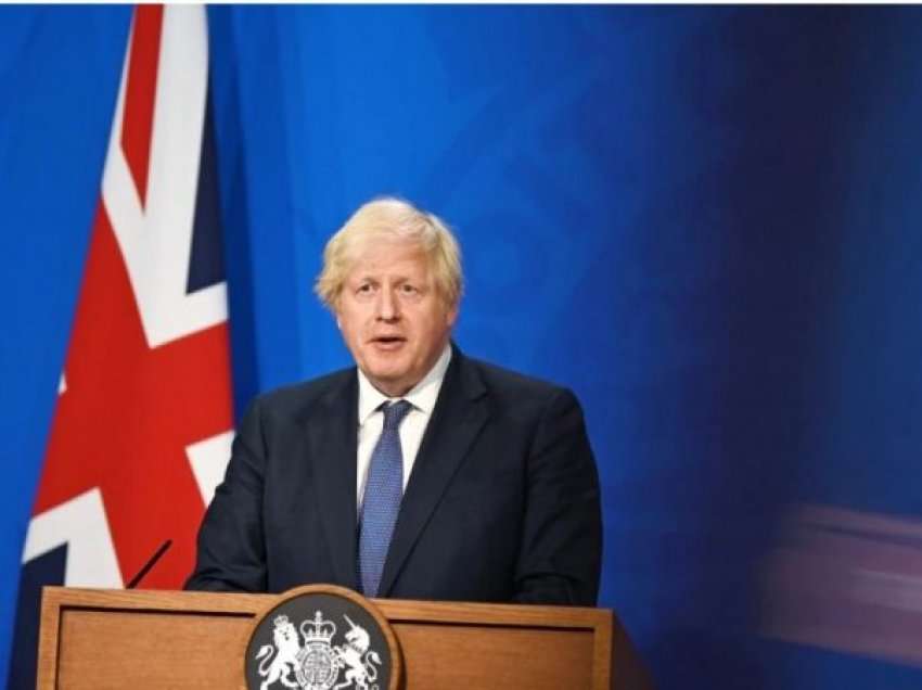 Johnson: Anglia mund të përballojë rritjen e të infektuarve