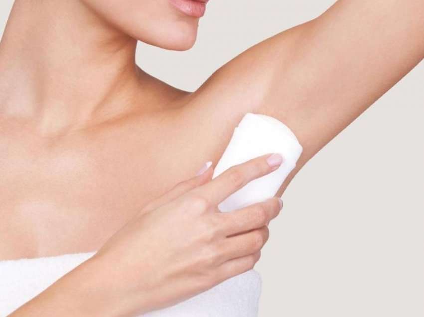 Ja si mund ta përgatisni një deodorant natyral