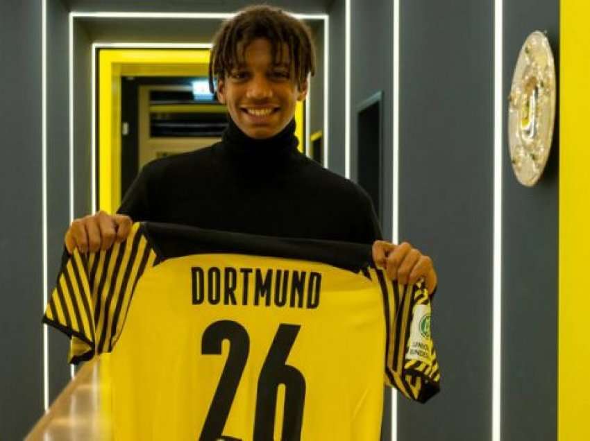 Dortmund nënshkruan me Manen