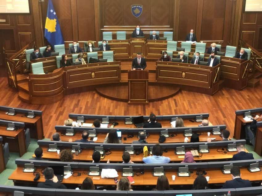 Kosova ndaloi serbët të votojnë për referendum në tokën e saj, çka shkruan Reuters?