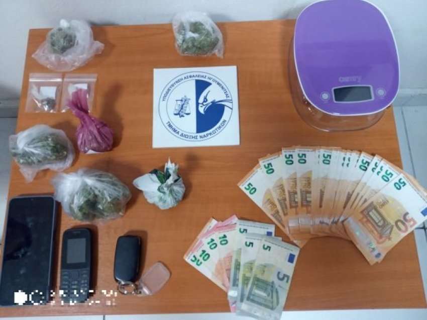 Sërish drogë në kufi me Shqipërinë/ Sekuestrohen rreth 56 kg marijuanë në Igumenicë, arrestohet shoferi grek