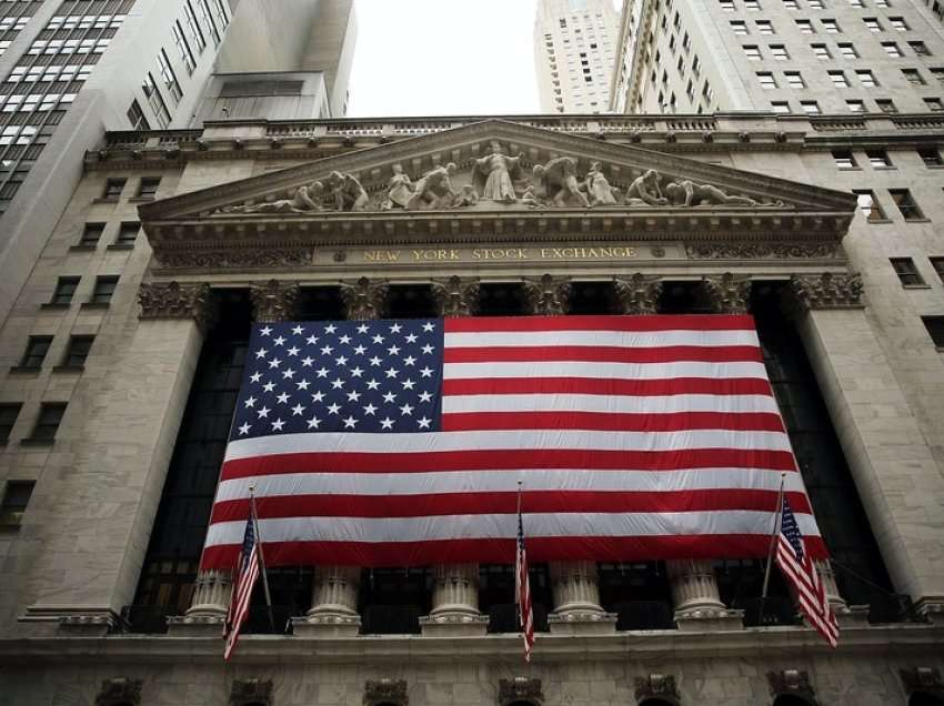 Pas rënies dramatike, bursat amerikane rimarrin veten brenda ditës