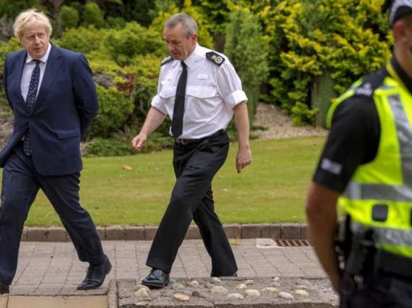 Kryeministri britanik nuk është marrë në pyetje nga policia