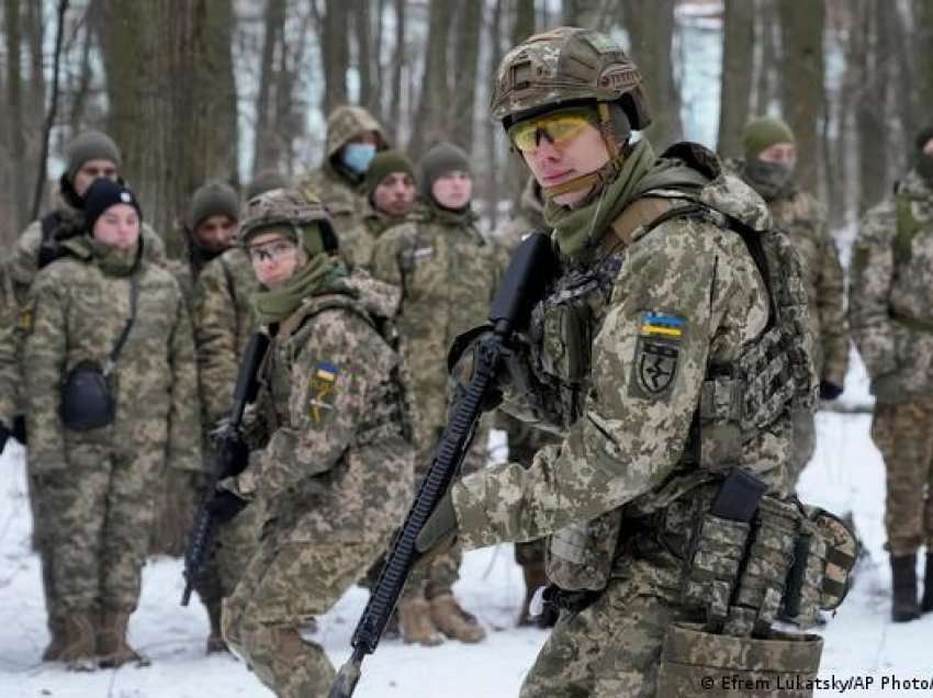 Kanadaja zgjeron misionin e saj trajnues në Ukrainë