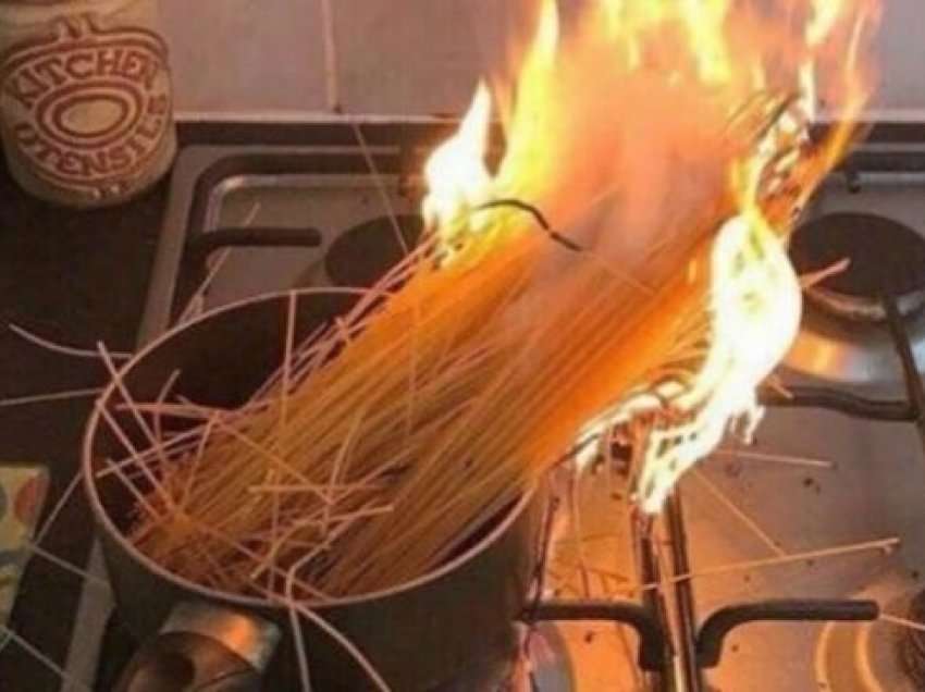 Tri studente djegin banesën, nuk e dinin se shpagetat përgatiten me ujë