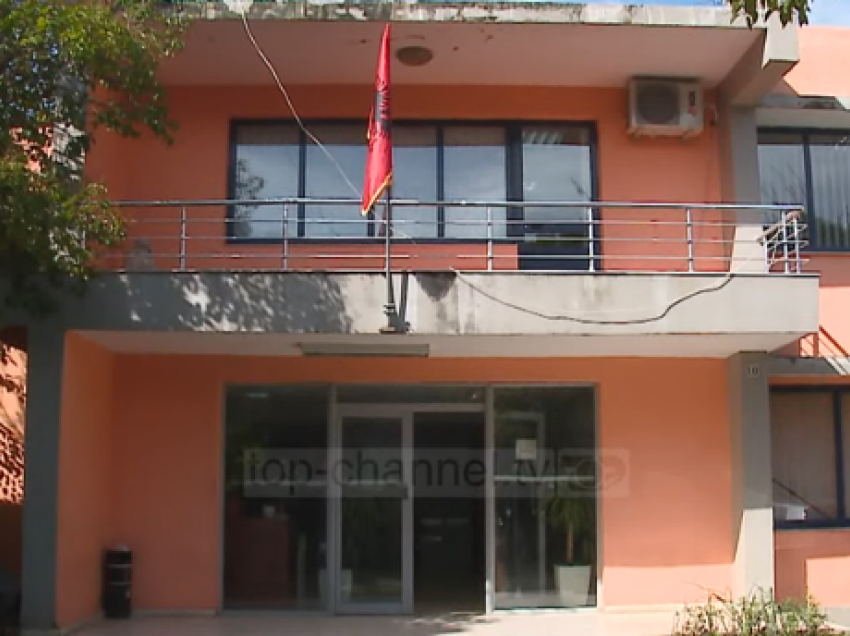 Shkarkohet përgjegjësja e Agjencisë Shtetërore të Kadastrës së Durrësit, qytetarët pa shërbime