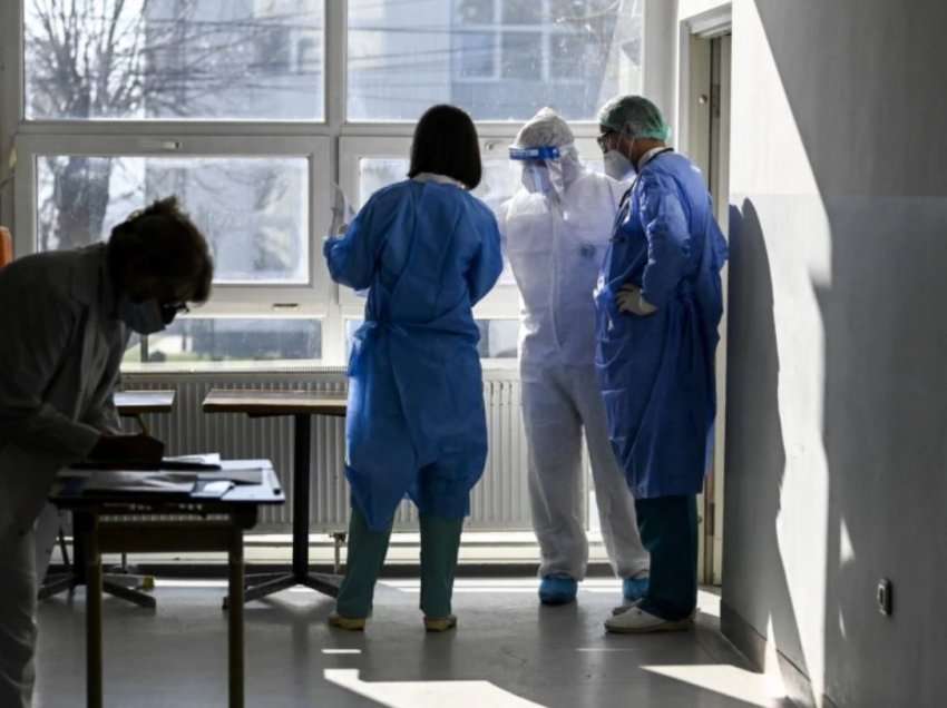 Mbi 1,000 punonjës shëndetësorë të infektuar me Omicron    