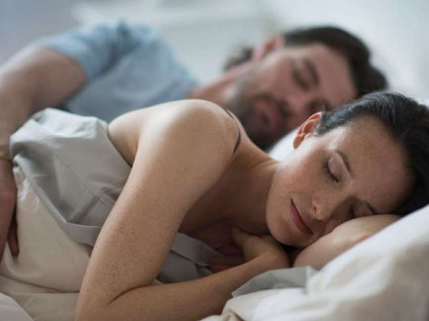 Nëse flini nëntë orë ose më shumë, ju jeni më të rrezikuar nga demenca