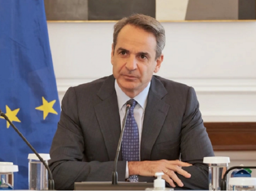 Qeveria e kryeministrit Kyriakos Mitsotakis i ‘shpëton’ mocionit të mosbesimit
