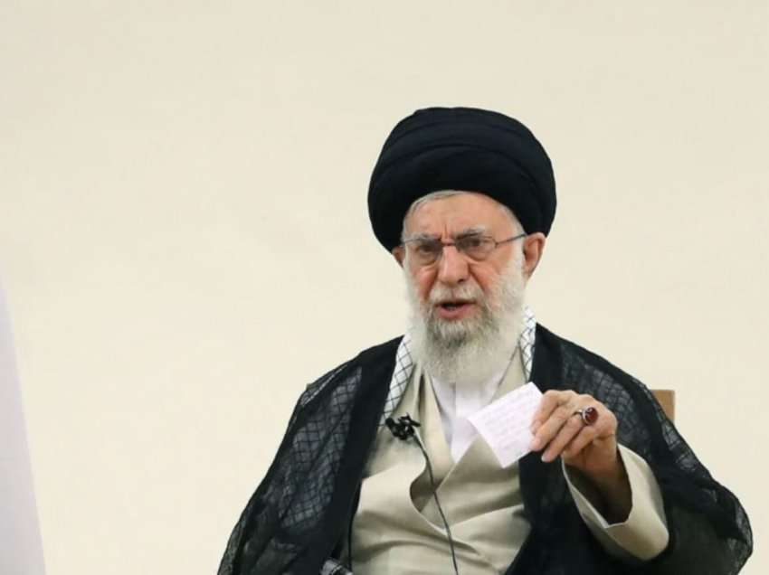 Vendimet e këqija “kanë dëmtuar” ekonominë e Iranit
