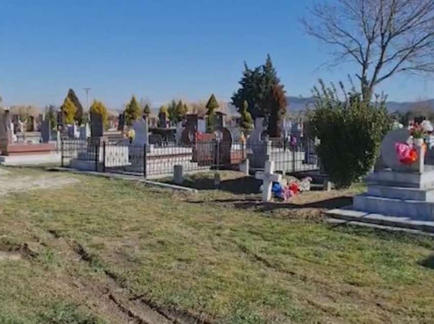 Konflikt për varrezat në Fier, banorët e Ferrasit ankohen për zaptim të parcelës