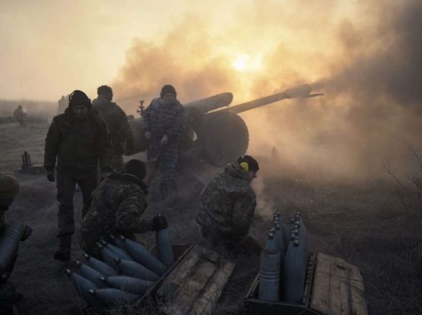 Polonia e gatshme t’i ndihmojë Ukrainës me armë