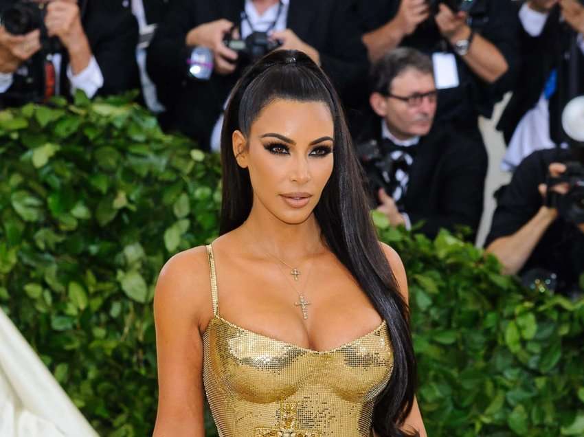 Kim Kardashian reagon pas akuzave të rënda që e dërguan në gjykatë