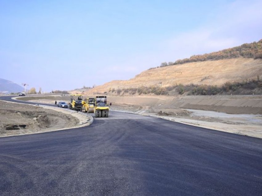 Sigurohen mjetet për ndërtimin e autostradës Shkup – Bllacë