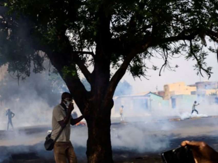 Sudan, vazhdojnë protestat kundër mbajtjes së pushtetit me forcë nga ushtria