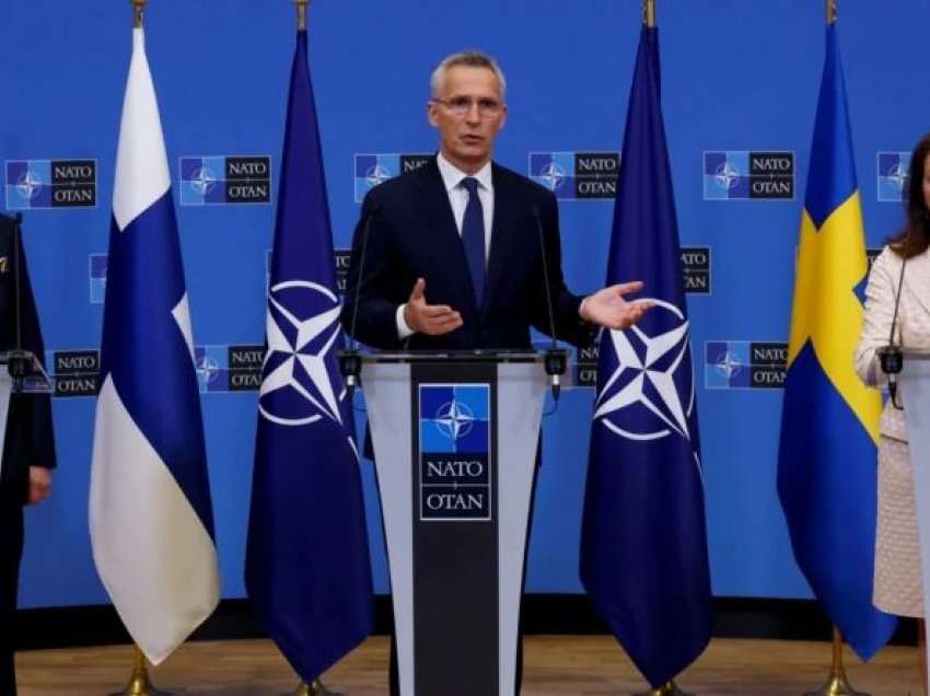 Vendet e NATO-s nënshkruajnë protokollet e anëtarësimit për Suedinë dhe Finlandën
