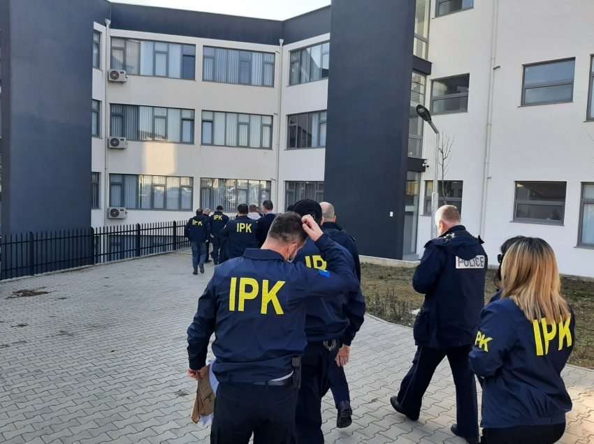 Arrestohen një toger dhe një zyrtar policor në Mitrovicë të veriut