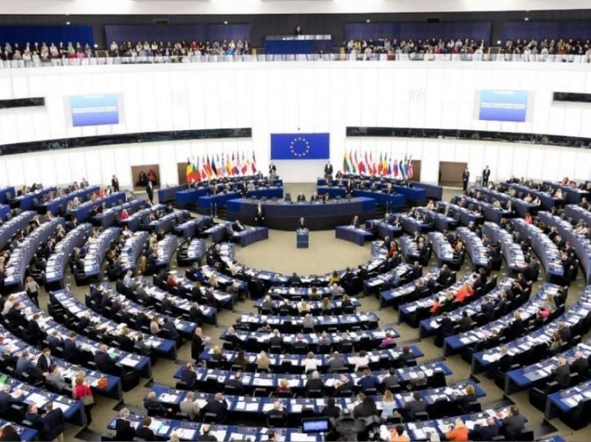 Parlamenti Evropian e voton rezolutën për Kosovën ku përmendet nevoja për liberalizim të vizave