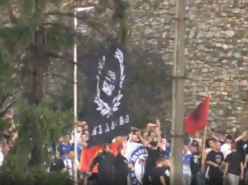 Mediat maqedonase ngatërrojnë flamurin e Shqipërisë me atë të UÇK-së