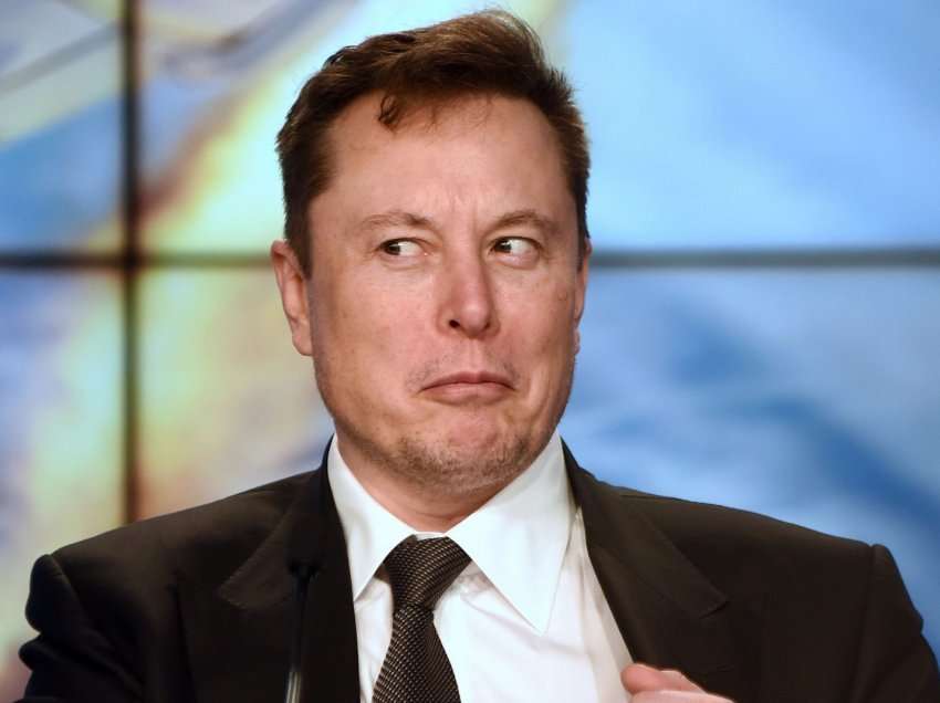 U përfol se është bërë baba i dy binjakëve me shefen e kompanisë së tij, reagon Elon Musk