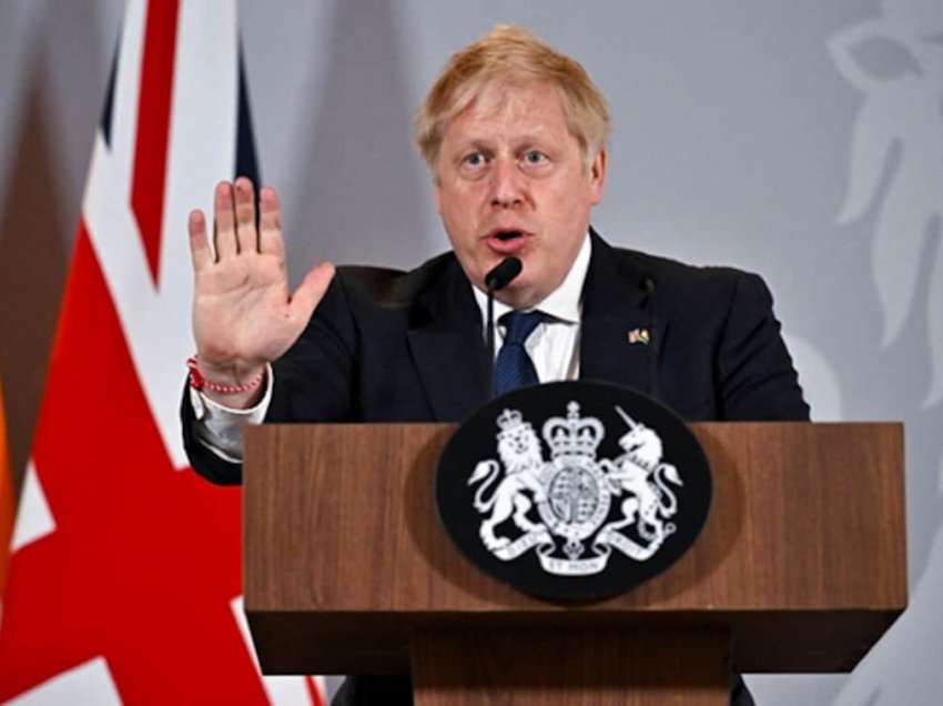 Kryeministri britanik u drejtohet ukrainasve teksa jep dorëheqjen