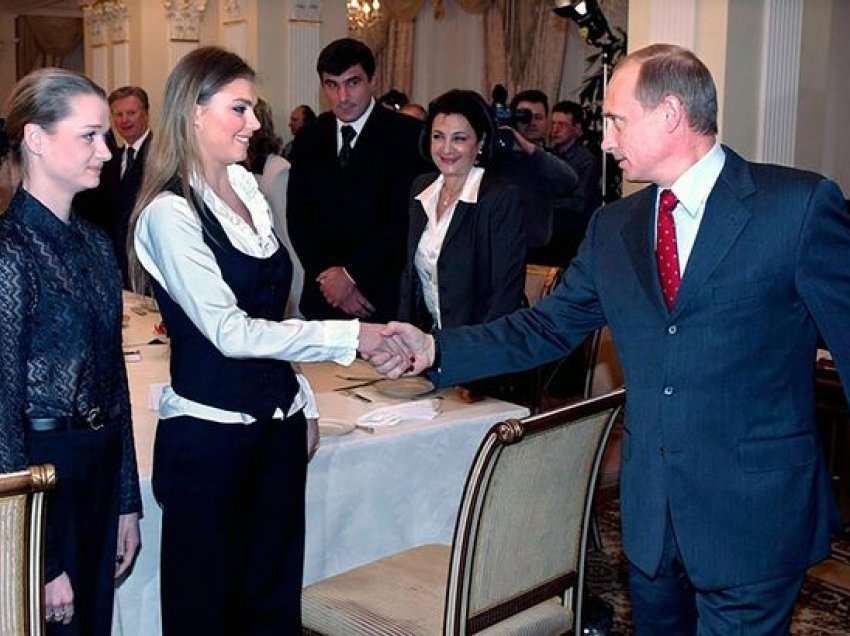 Vladimir Putin baba në moshën 69-vjeçare! Në pritje të një vajze nga ish-e dashura 30 vite më e vogël