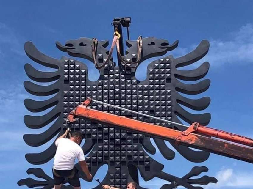 Biznesmeni që e vendosi shqiponjën në Podujevë, që ishte në mesin e të arrestuarve për 83 kg drogë, lirohet nga Gjykata