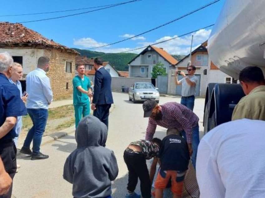 Dyshimet për helmim të ujit, ministri Krasniqi viziton Hanin e Elezit